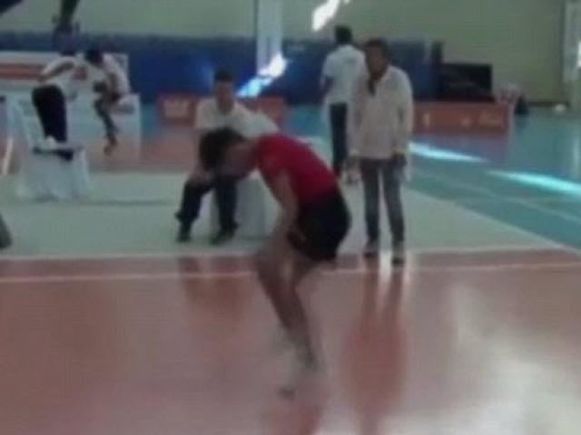 Video: Cậu bé Trung Quốc phá kỷ lục thế giới về nhảy dây
