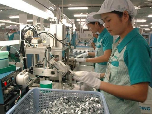 Tin tức trong ngày - Truy tìm kẻ bịt mặt dùng kim tiêm đâm 9 nữ công nhân