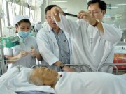 Cuối tuần vào bệnh viện làm CMND cho bệnh nhân