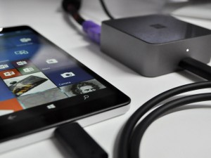 Dế sắp ra lò - Lumia 950 XL có giá 16 triệu đồng: Chiếc PC thu nhỏ