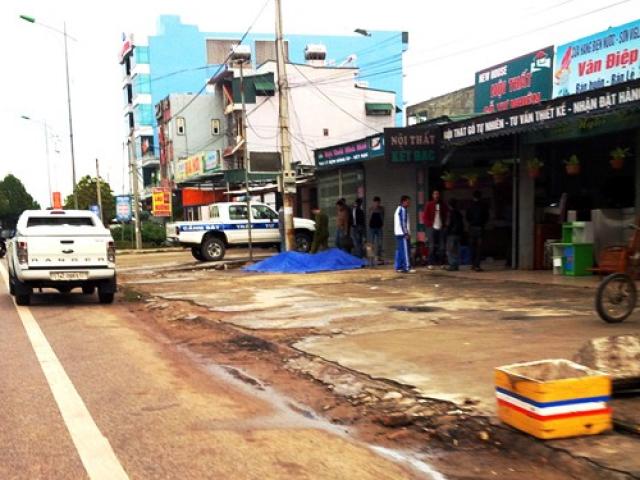 Pháp luật - 2 người bị đâm chết trước cửa quán karaoke