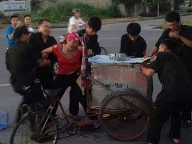 Tin tức trong ngày - Tân Chủ tịch HN nói về "công an hất gánh hàng rong"