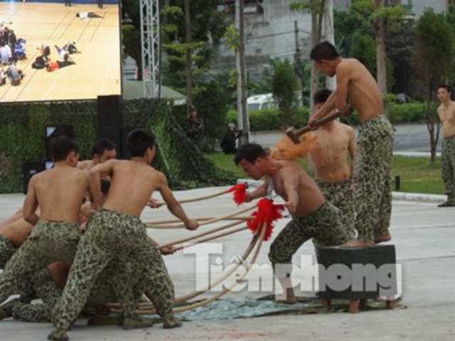 Thể thao - Cận cảnh võ thuật siêu phàm của đặc công Việt Nam