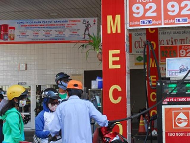 Thị trường - Tiêu dùng - Dầu thô lao dốc, giá xăng Việt Nam vẫn vậy!