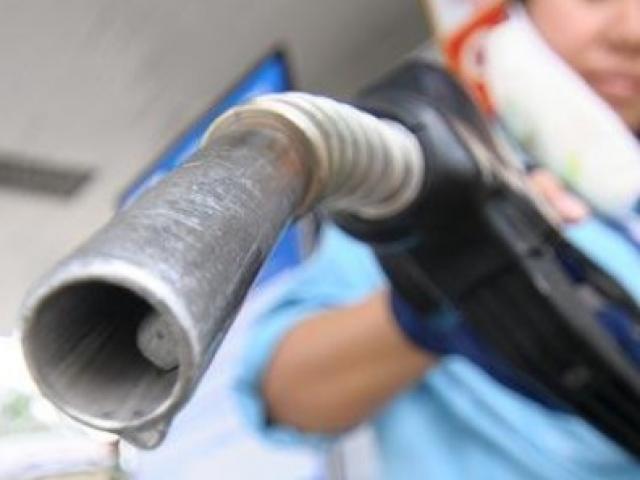 Thị trường - Tiêu dùng - Giá dầu sắp hạ “khủng”, giá xăng trong nước vẫn giảm “nhỏ giọt”?