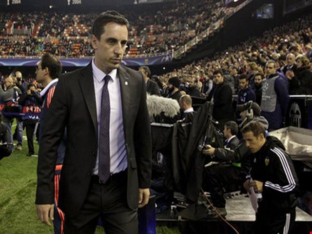 Bóng đá - Gary Neville mang chuông đi đánh xứ người ra sao?