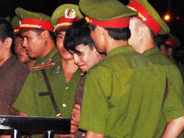 Thảm án ở Bình Phước: Sát thủ đứng không vững khi nhận án tử