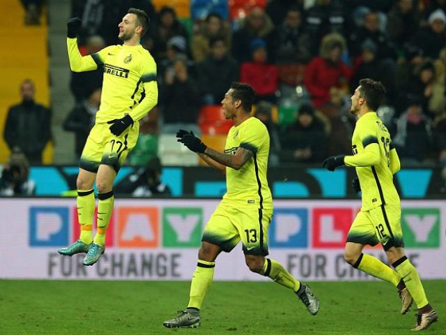 Bóng đá - 2 siêu phẩm "trái chuối" đẹp nhất V16 Serie A