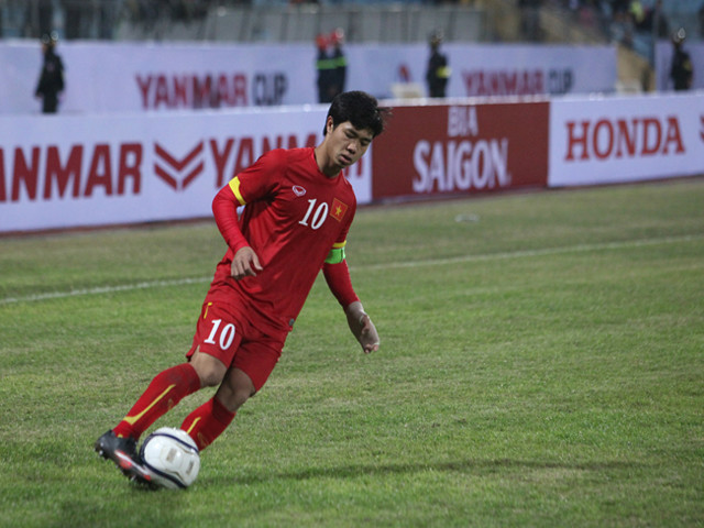 Tin bên lề bóng đá - Công Phượng: Nguồn cảm hứng từ băng thủ quân