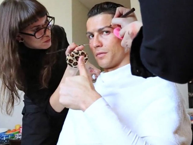 Làm đẹp - 11 mỹ nam gây tranh cãi với sở thích 'tô son trát phấn'