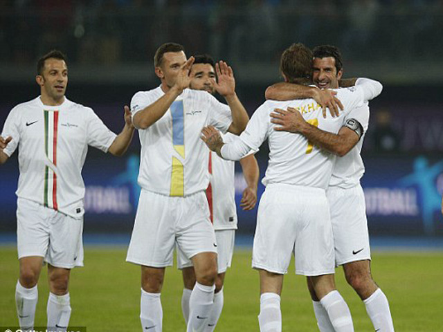 Bóng đá - Đội siêu sao Becks, Nesta, Figo tỏa sáng ở Kuwait