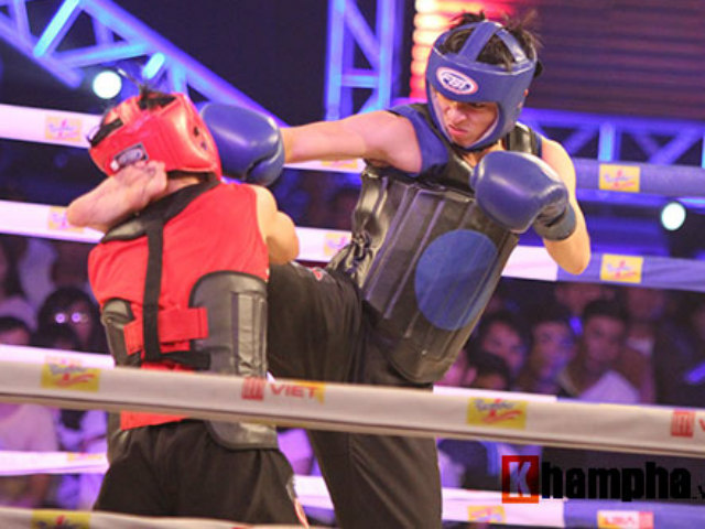 Thể thao - Bị "cao thủ Thiếu Lâm" áp đảo, võ sĩ vứt khăn xin thua