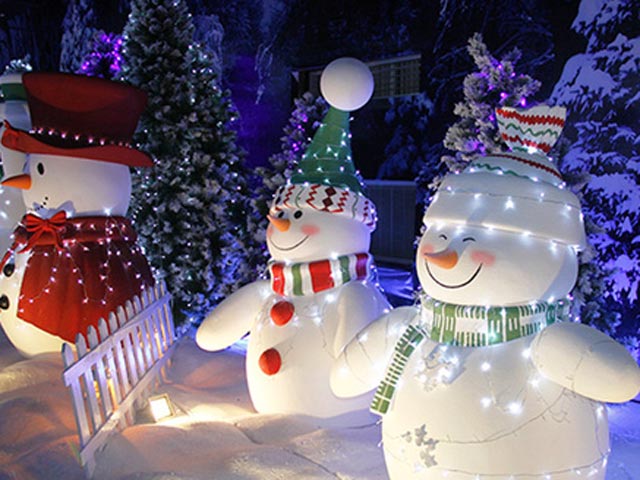 Du lịch Việt Nam - Mãn nhãn với "ngôi làng tuyết" độc đáo ở Sài Gòn