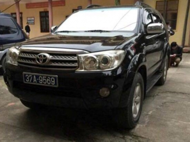 Tin tức trong ngày - Buộc thôi việc tài xế bị tố mang xe công đi "làm luật"