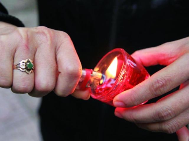 Sức khỏe đời sống - Nến, hương nhang càng thơm, càng độc hại