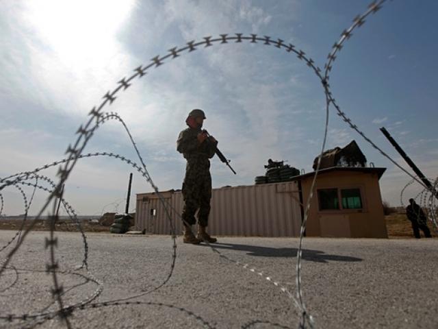 Thế giới - Taliban đánh bom tự sát giết 6 lính Mỹ