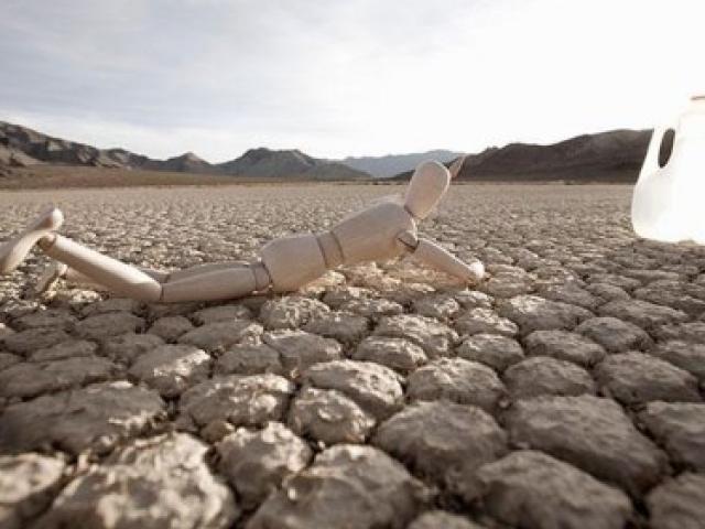 Sức khỏe đời sống - 7 nguyên nhân "ngầm" khiến bạn luôn khát nước