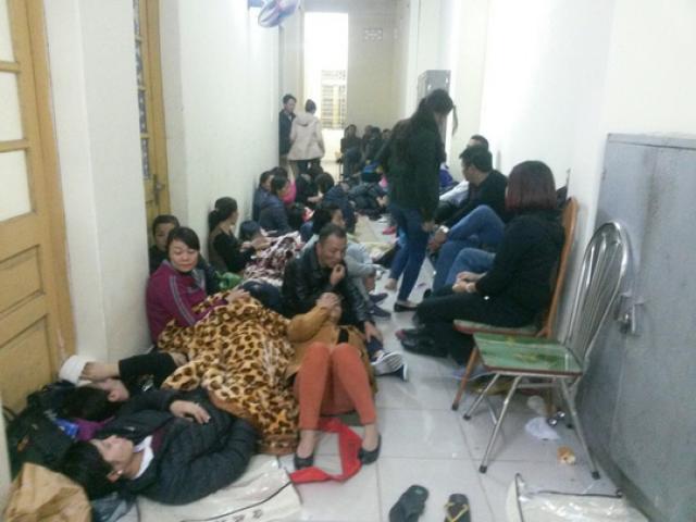 Video An ninh - Phá sòng bạc "quý bà" có xe biển xanh đưa đón con bạc