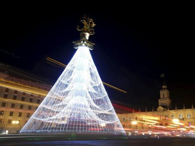 Du lịch - Choáng trước những cây thông Noel "khủng" nhất thế giới