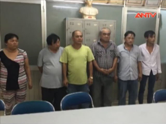 Video An ninh - Cướp giả nhà xe hét giá “cắt cổ”, trấn lột khách tàn tệ