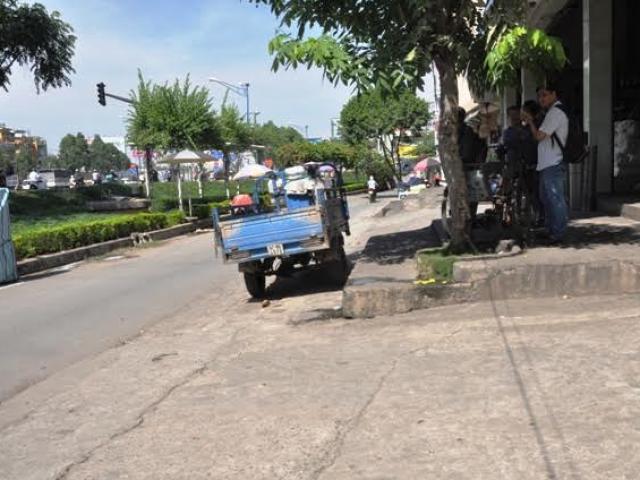 Pháp luật - Hỗn chiến ở quán nhậu, 1 người bị đâm thấu tim tử vong