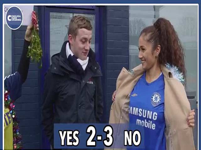 Bóng đá - Quên thù, CĐV Tottenham hôn say đắm fan Chelsea