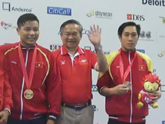 Thể thao - Kỳ lạ “siêu nhân” dùng tay dò đường khi bơi