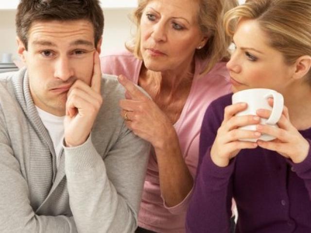 Bạn trẻ - Cuộc sống - Cách đối phó với mẹ chồng coi con dâu như "tình địch"