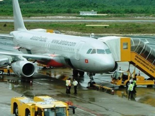 Tin tức trong ngày - "Tắc" sân bay, máy bay về TPHCM bay vòng 30 phút trên trời