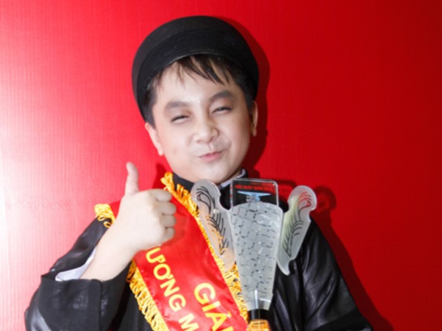 Ca nhạc - MTV - Con trai muốn góp tiền thực hiện tâm nguyện của Hoài Linh