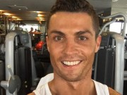 Ngôi sao bóng đá - Sao 360 độ 26/12: Ronaldo hưởng Giáng sinh ở phòng gym