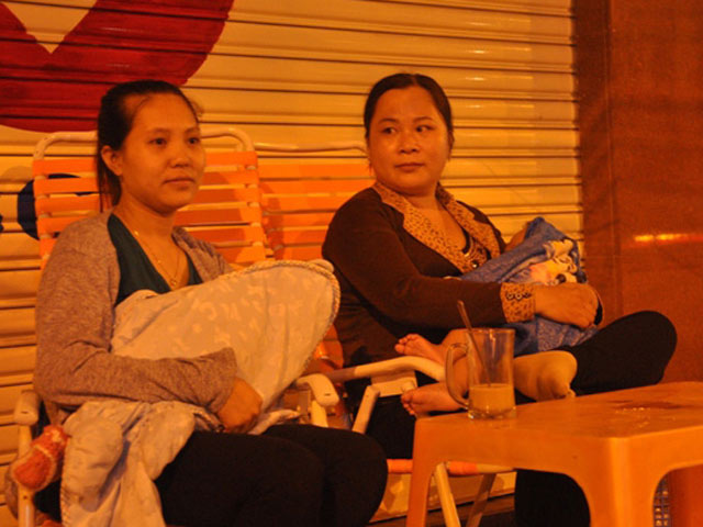 Tin tức Việt Nam - Vượt gần 400km đưa con lên Sài Gòn tiêm chủng