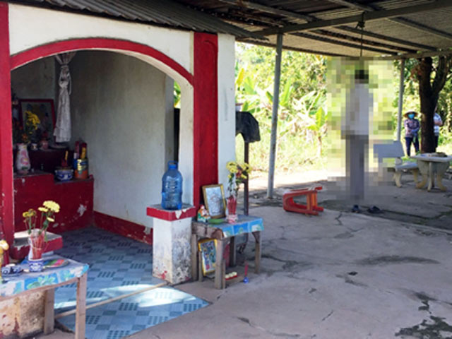 Tin tức trong ngày - Vào miếu thắp hương, tá hỏa phát hiện xác người