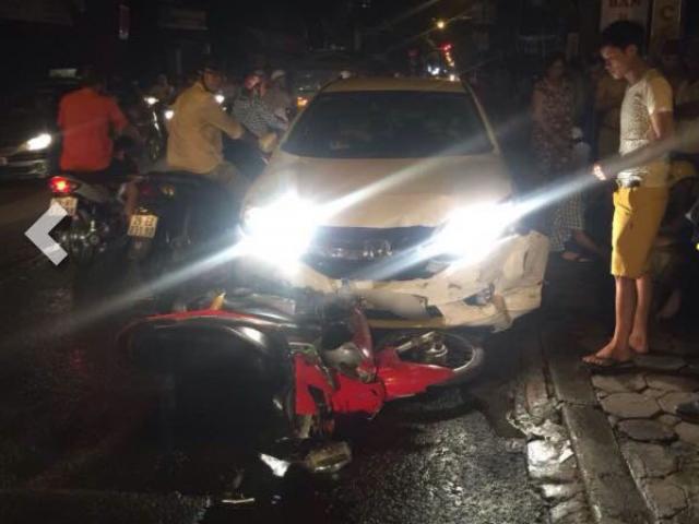 Tai nạn giao thông - Hà Nội: Ô tô húc hàng loạt xe máy, 4 người bị thương