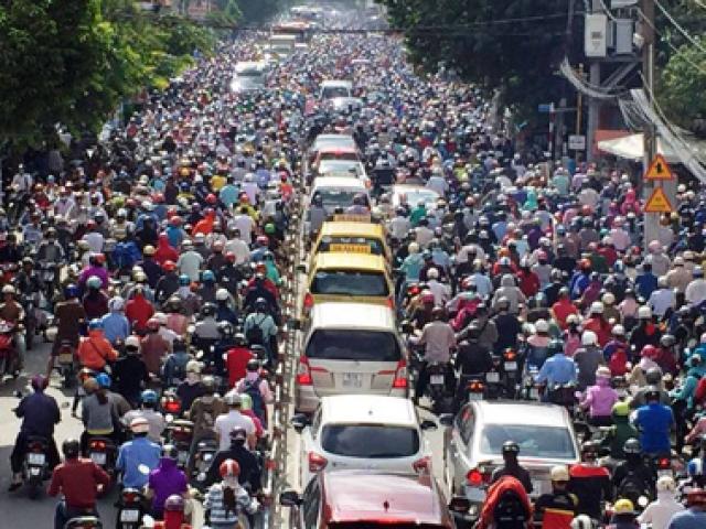 Tin tức trong ngày - TP.HCM: Phân luồng giải quyết kẹt xe ở "ngã 6 ám ảnh"