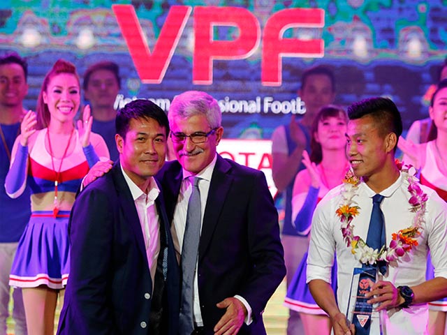 Bóng đá - HLV Hữu Thắng "tố" bị Ban tổ chức V-League xúc phạm