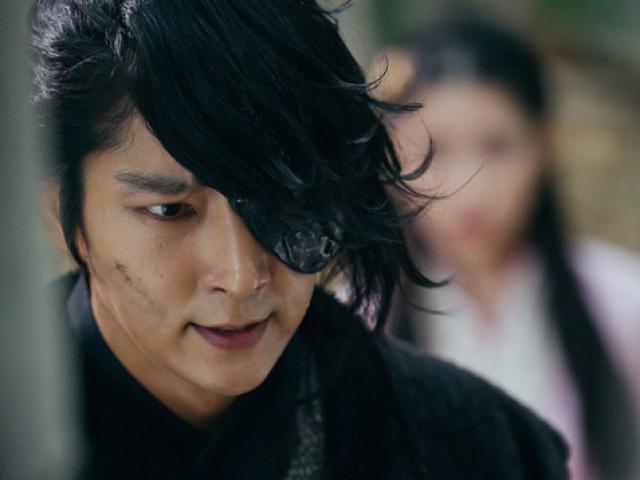 Lee Jun Ki khiến màn ảnh Hàn “sục sôi” bởi vẻ lạnh lùng