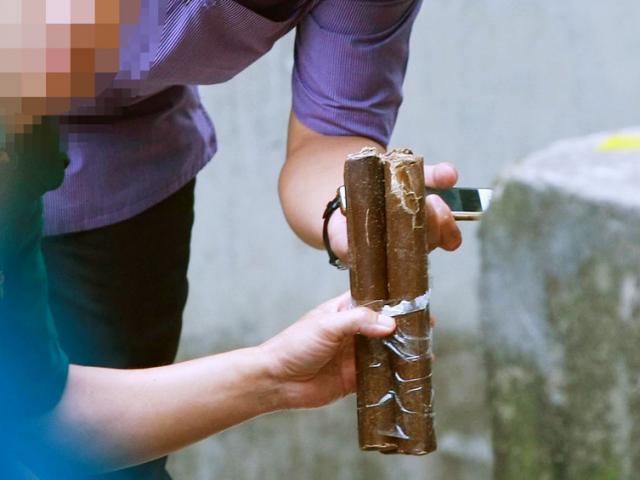 Tin tức trong ngày - HN: Phát hiện nén nhang cắm trên vật thể nghi là mìn