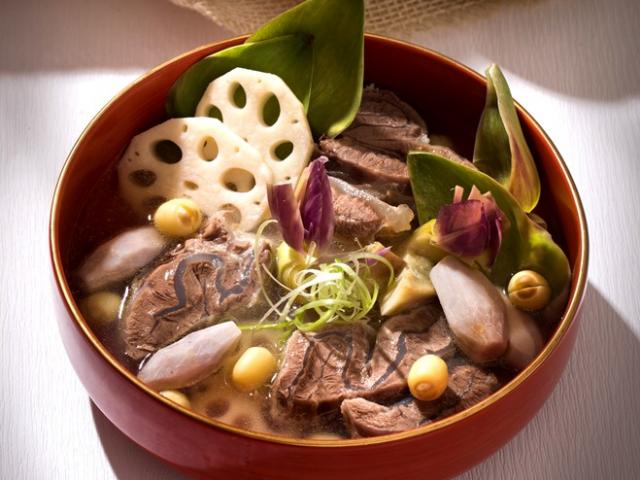 Ẩm thực - Bữa tối ngon bổ với bắp bò hầm atiso