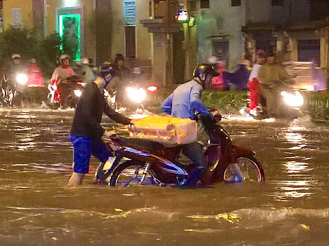 Tin tức trong ngày - Đâu là nguyên nhân gây ngập TP.HCM mỗi chiều mưa?