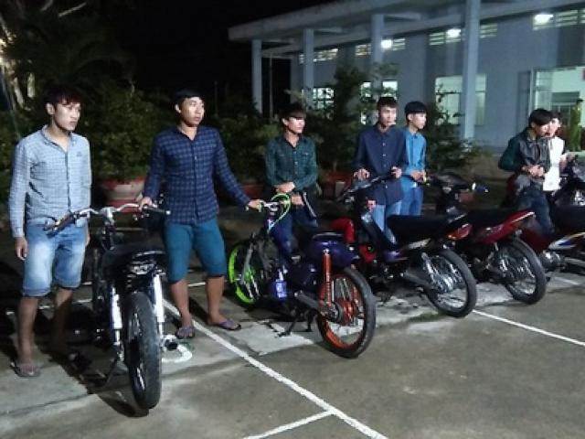 Pháp luật - Thấy công an, "quái xế" giấu xe đua vào bụi rậm