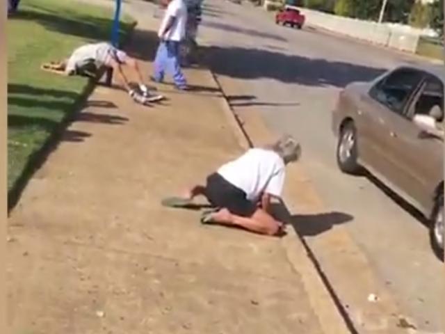 Video clip chuyện lạ - Dáng vẻ "không đỡ được" của cặp vợ chồng phê thuốc trên phố