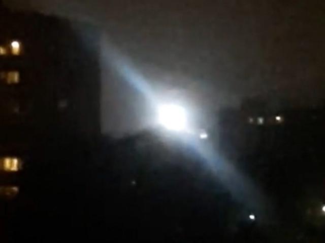 Nga: UFO sáng rực cả bầu trời cạnh tòa nhà chung cư