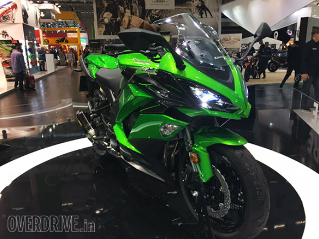 Thế giới xe - Ngắm "hàng khủng" 2017 Kawasaki Z1000SX tại Intermot 2016