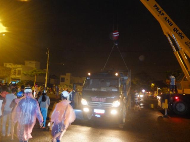 Tin tức trong ngày - Xe tải rẽ trái bất ngờ, tông 2 thanh niên chết thảm