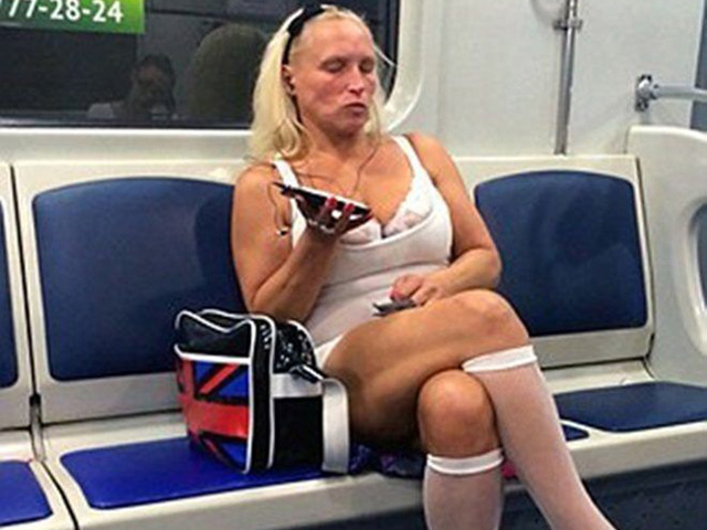 Tranh vui - "Tá hỏa" với thảm họa thời trang nơi công cộng