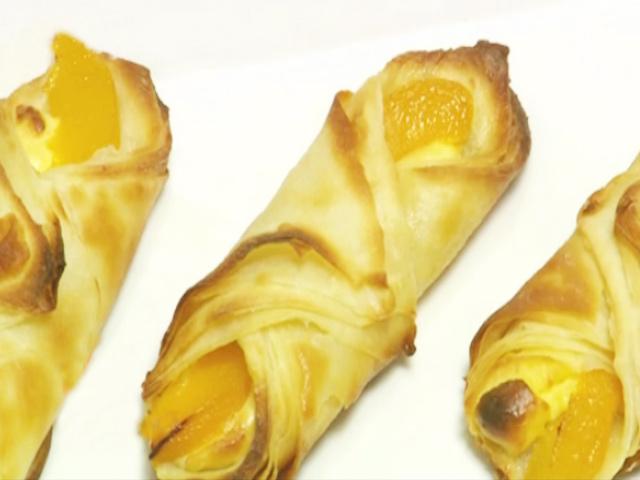 Ẩm thực - Quyến rũ cả nhà với bánh xốp phô mai mứt đào thơm nức