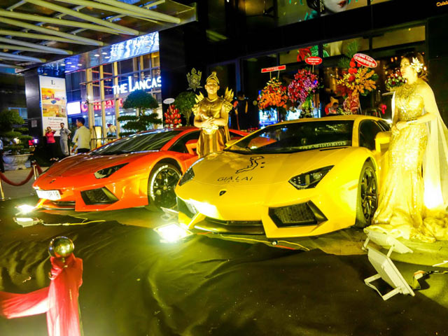 Tư vấn - "Lóa mắt" trước dàn siêu xe toàn Lamborghini tụ hội tại Sài Gòn