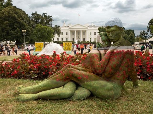 Bạn trẻ - Cuộc sống - Cô gái chuyên vẽ mẫu khỏa thân “tàng hình” ở Mỹ