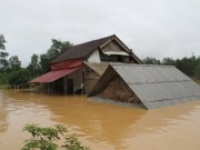 Tin tức trong ngày - Thủy điện xả lũ quá nhanh, hàng chục ngàn nhà dân ngập